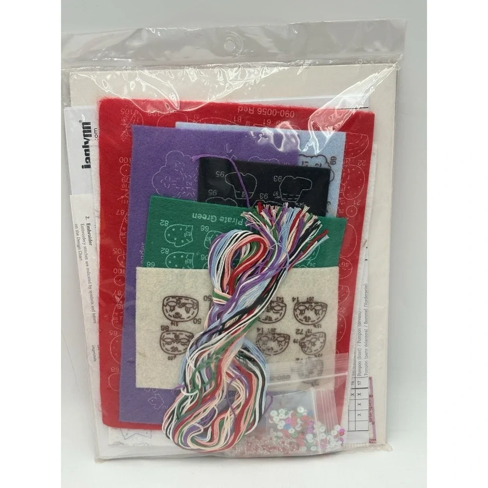 Janlynn Felt Applique Kit Santa's Snowflake Collection Tree Ornaments